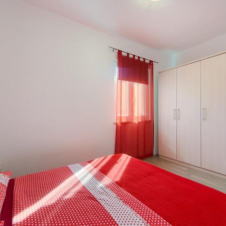 Apartments By The Sea Brist, Makarska - 11078 Habitación foto