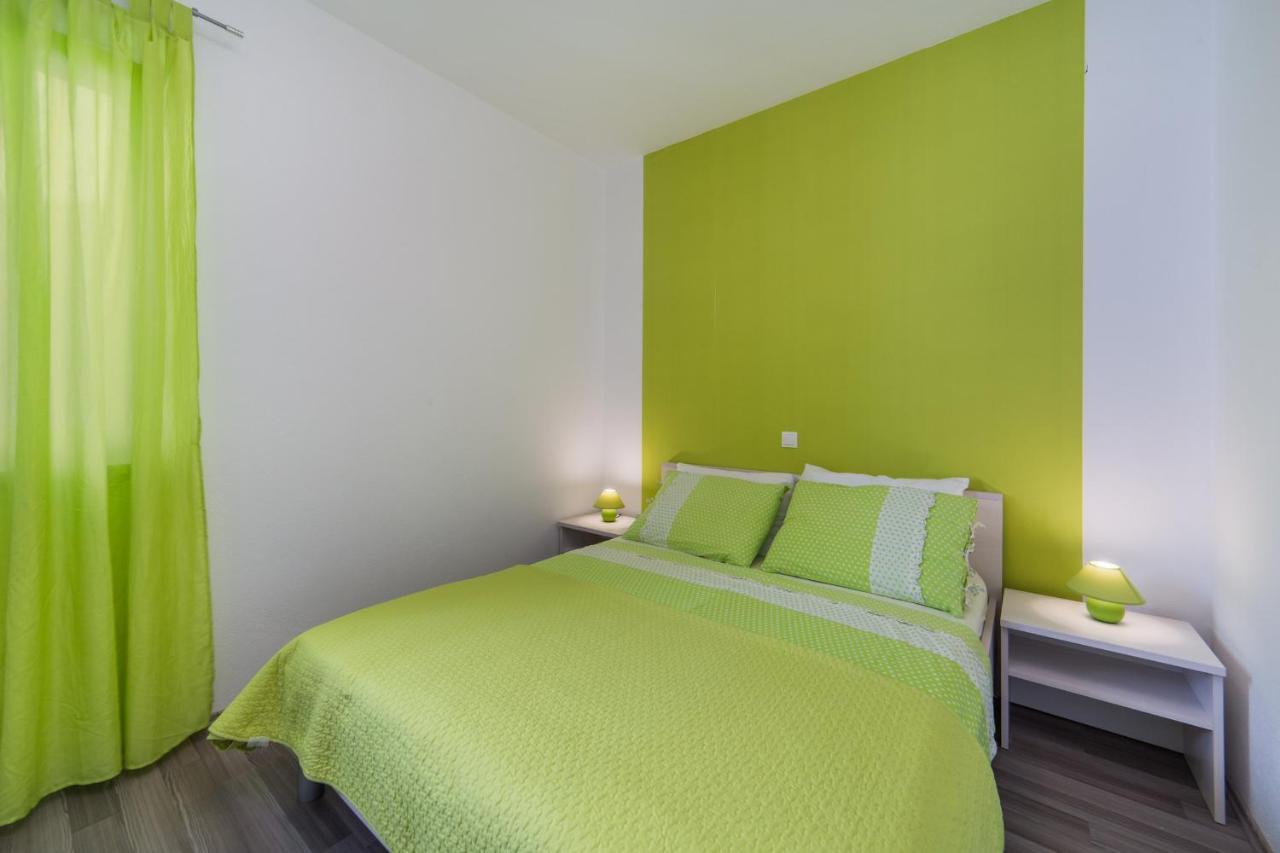 Apartments By The Sea Brist, Makarska - 11078 Exterior foto