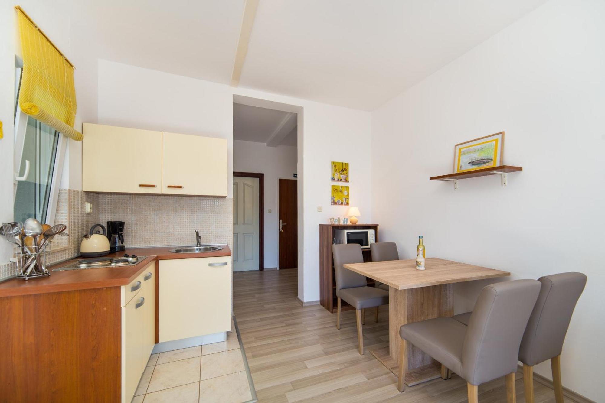 Apartments By The Sea Brist, Makarska - 11078 Habitación foto