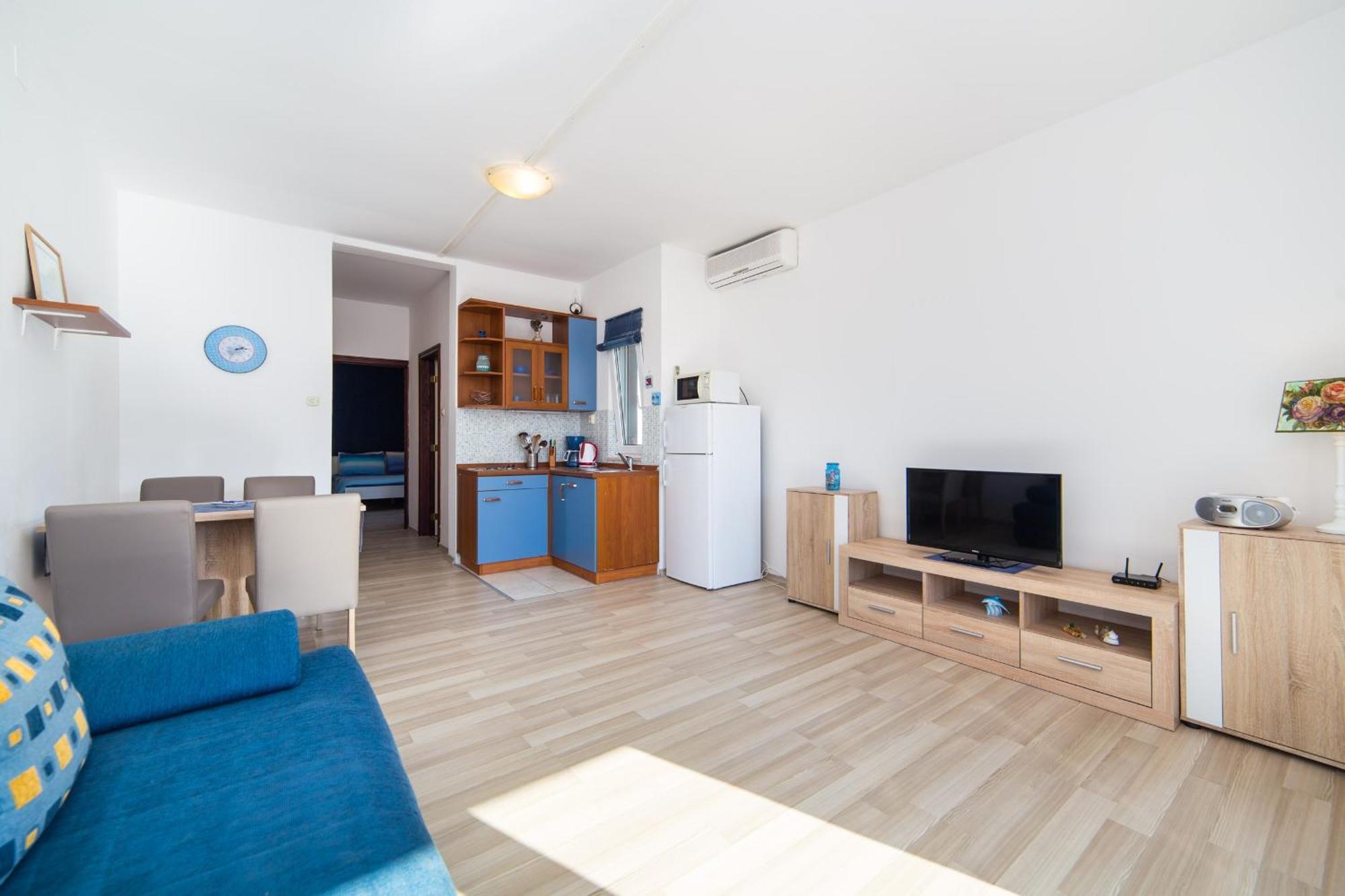 Apartments By The Sea Brist, Makarska - 11078 Habitación foto